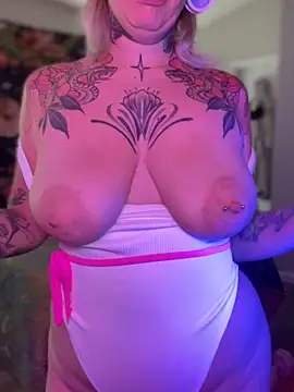 GoldieBakeman online show from 10/30/25, 03:53