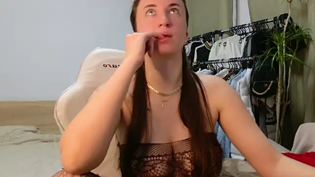 Lorennameliyy online show from 03/10/25, 08:12