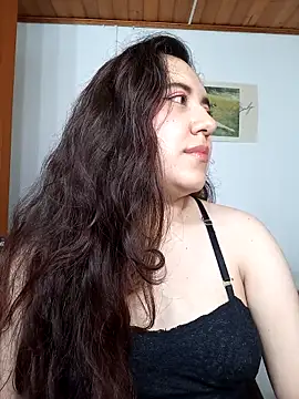 Snapshot of Emi_chik chatting on 11/06/25, 11:58 Emi chik online show from 11/06/25, 11:58