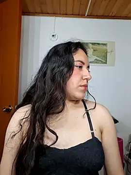 Emi chik online show from 04/29/26, 04:38