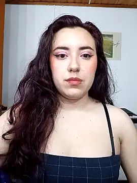 Snapshot of Emi_chik chatting on 01/16/25, 11:48 Emi chik online show from 01/16/25, 11:48