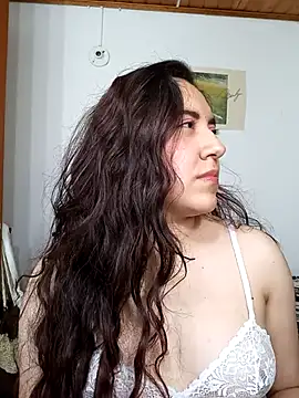 Snapshot of Emi_chik chatting on 10/11/25, 11:00 Emi chik online show from 10/11/25, 11:00