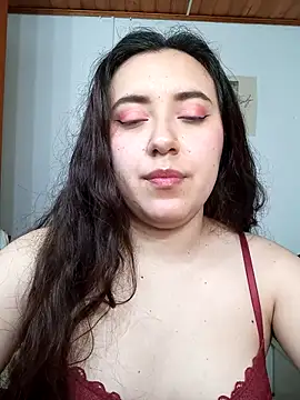 Snapshot of Emi_chik chatting on 11/01/25, 11:48 Emi chik online show from 11/01/25, 11:48