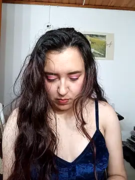 Snapshot of Emi_chik chatting on 10/22/25, 10:58 Emi chik online show from 10/22/25, 10:58