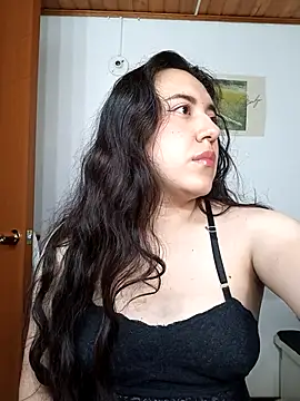 Emi chik online show from 02/05/26, 11:28