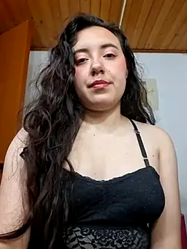 Emi chik online show from 04/23/26, 12:29