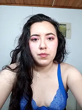 Snapshot of Emi_chik chatting on 12/04/25, 12:37 Emi chik online show from 12/04/25, 12:37