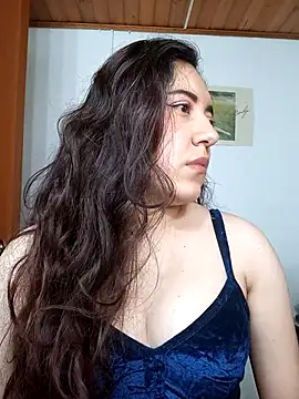 Snapshot of Emi_chik chatting on 10/29/25, 11:31 Emi chik online show from 10/29/25, 11:31