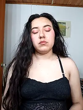 Snapshot of Emi_chik chatting on 11/13/25, 11:25 Emi chik online show from 11/13/25, 11:25