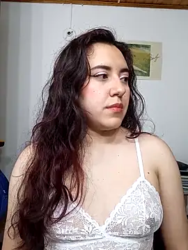 Snapshot of Emi_chik chatting on 03/23/25, 05:21 Emi chik online show from 03/23/25, 05:21