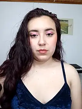 Snapshot of Emi_chik chatting on 01/31/25, 02:48 Emi chik online show from 01/31/25, 02:48