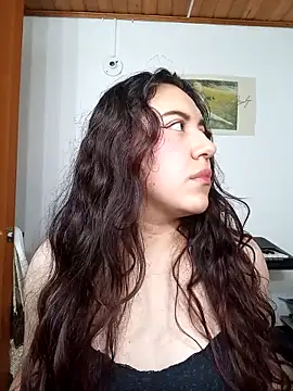 Snapshot of Emi_chik chatting on 09/11/25, 11:21 Emi chik online show from 09/11/25, 11:21