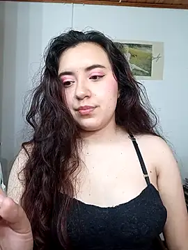 Snapshot of Emi_chik chatting on 10/02/25, 10:51 Emi chik online show from 10/02/25, 10:51