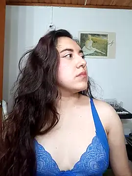 Snapshot of Emi_chik chatting on 09/21/25, 10:53 Emi chik online show from 09/21/25, 10:53