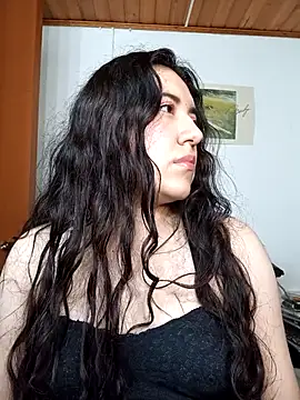 Snapshot of Emi_chik chatting on 11/25/25, 10:48 Emi chik online show from 11/25/25, 10:48