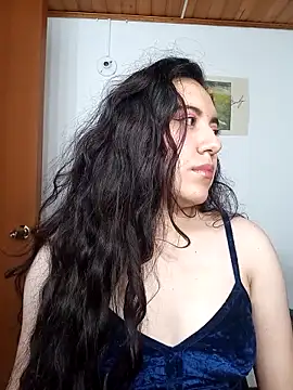 Snapshot of Emi_chik chatting on 12/03/25, 10:25 Emi chik online show from 12/03/25, 10:25