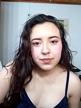 Snapshot of Emi_chik chatting on 09/10/25, 11:42 Emi chik online show from 09/10/25, 11:42