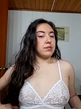 Emi chik online show from 03/08/26, 09:56