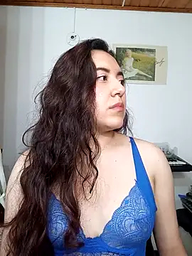 Snapshot of Emi_chik chatting on 09/20/25, 10:42 Emi chik online show from 09/20/25, 10:42