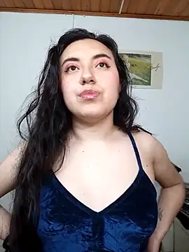 Snapshot of Emi_chik chatting on 11/14/25, 04:32 Emi chik online show from 11/14/25, 04:32