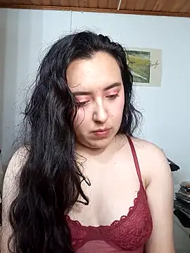 Snapshot of Emi_chik chatting on 11/30/25, 09:32 Emi chik online show from 11/30/25, 09:32