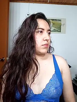 Snapshot of Emi_chik chatting on 10/25/25, 11:09 Emi chik online show from 10/25/25, 11:09