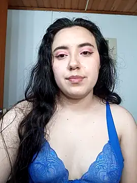 Snapshot of Emi_chik chatting on 11/29/25, 11:21 Emi chik online show from 11/29/25, 11:21