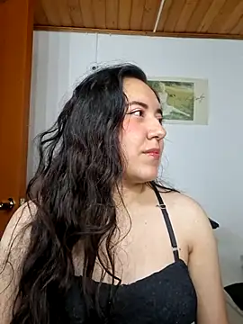 Emi chik online show from 02/26/26, 10:04