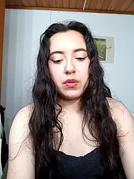 Emi chik online show from 12/23/25, 10:36