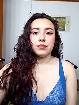 Snapshot of Emi_chik chatting on 03/01/25, 04:58 Emi chik online show from 03/01/25, 04:58