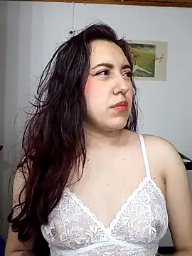 Snapshot of Emi_chik chatting on 01/19/25, 11:01 Emi chik online show from 01/19/25, 11:01