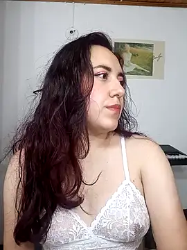 Snapshot of Emi_chik chatting on 01/19/25, 02:25 Emi chik online show from 01/19/25, 02:25