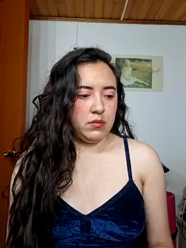 Emi chik online show from 04/08/26, 11:12