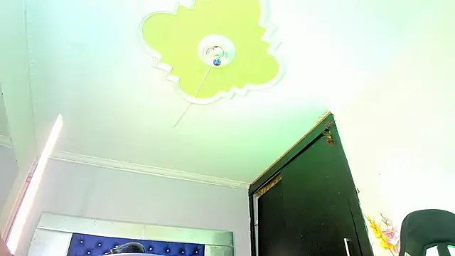 Eyleen Santos online show from 04/10/26, 07:21