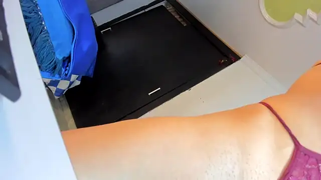 Eyleen Santos online show from 03/17/26, 08:56