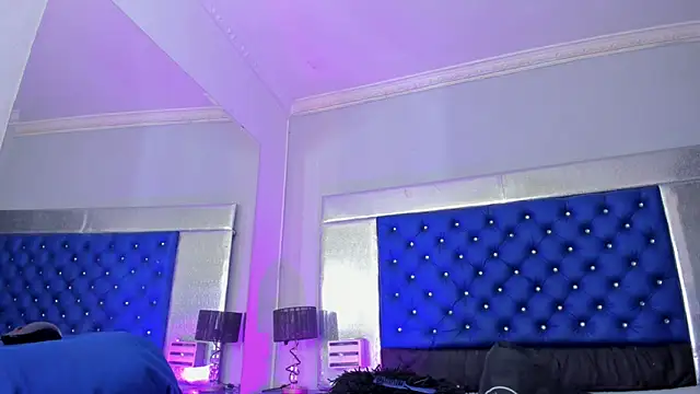 Eyleen Santos online show from 12/15/25, 07:41