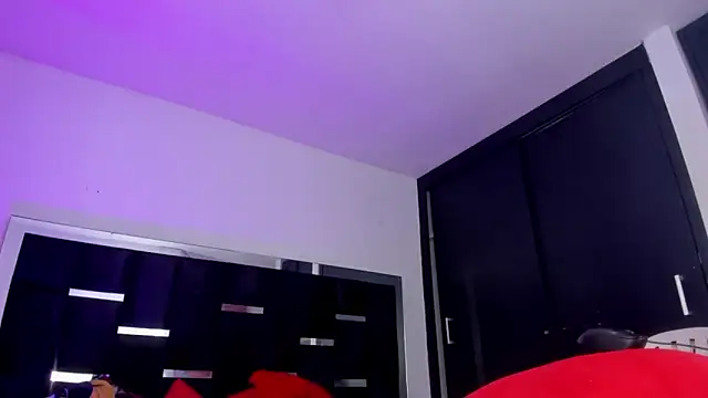 Eyleen Santos online show from 03/10/26, 07:51