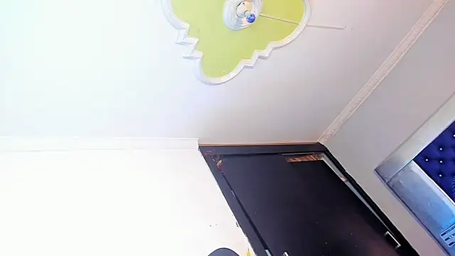 Eyleen Santos online show from 04/11/26, 07:50