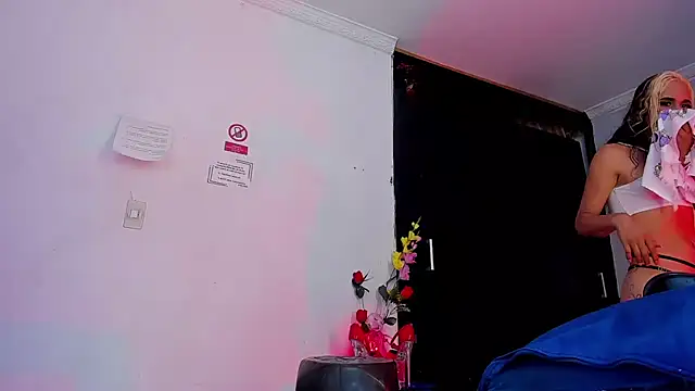 Eyleen Santos online show from 03/25/26, 08:08