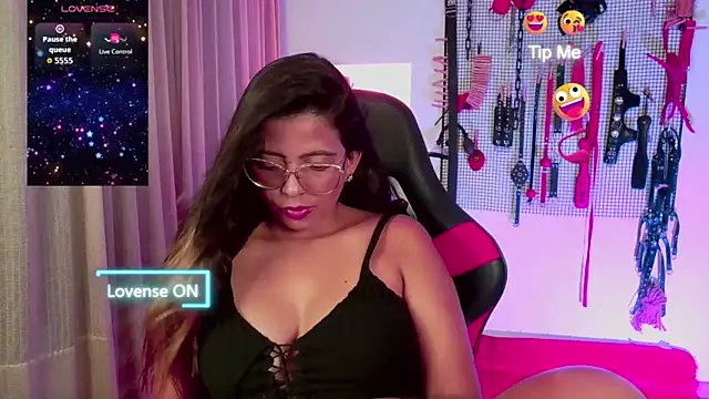 Megaan Greey online show from 10/14/25, 01:12