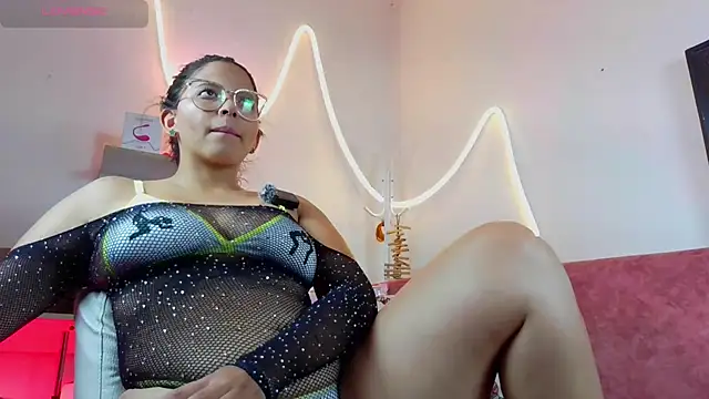 Snapshot of Megaan_Greey chatting on 06/20/26, 10:48 Megaan Greey online show from 06/20/26, 10:48