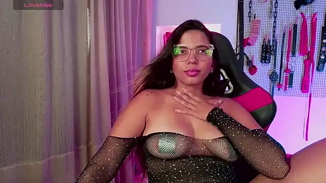 Megaan Greey online show from 10/08/25, 04:08