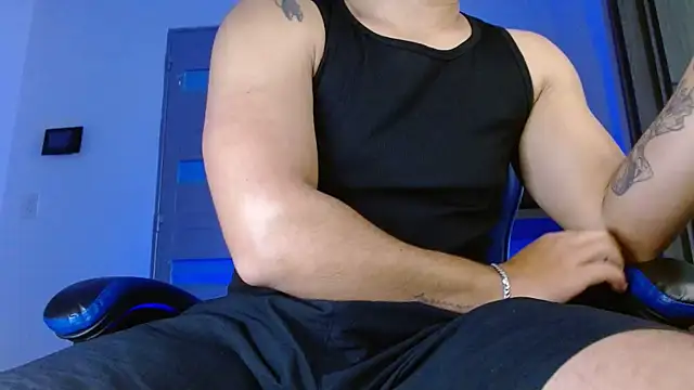 Snapshot of SexyBoy-Bigclit chatting on 06/21/26, 12:44 SexyBoy-Bigclit online show from 06/21/26, 12:44