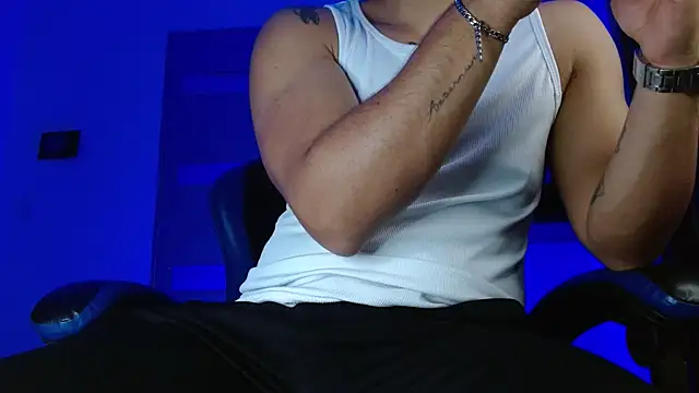 Snapshot of SexyBoy-Bigclit chatting on 05/28/26, 02:30 SexyBoy-Bigclit online show from 05/28/26, 02:30