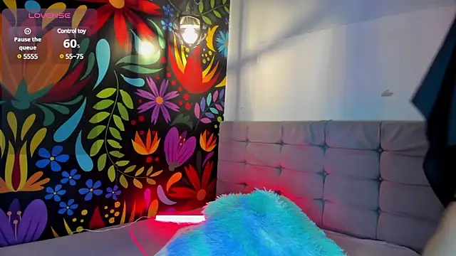 Snapshot of Sweet_hot_mia chatting on 02/16/25, 07:49 Sweet hot mia online show from 02/16/25, 07:49