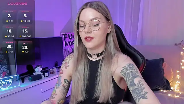 Marta May  online show from 10/08/25, 06:19