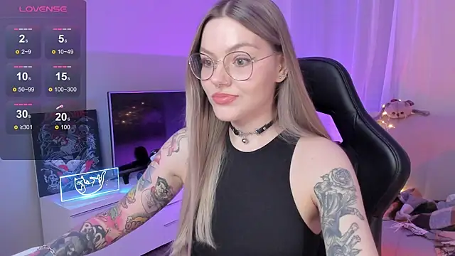 Marta May  online show from 09/26/25, 04:03