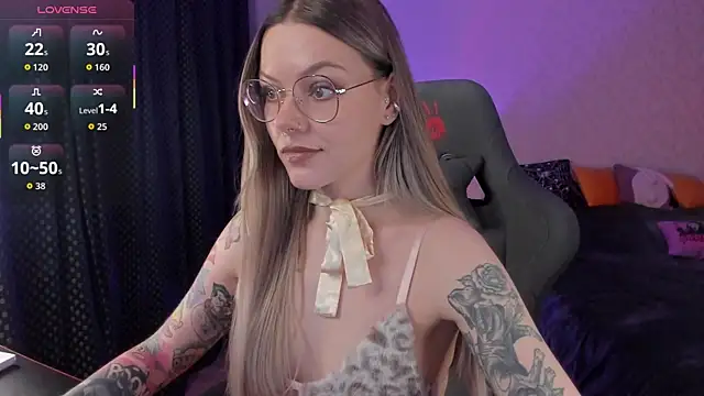 Marta May  online show from 11/15/25, 10:52