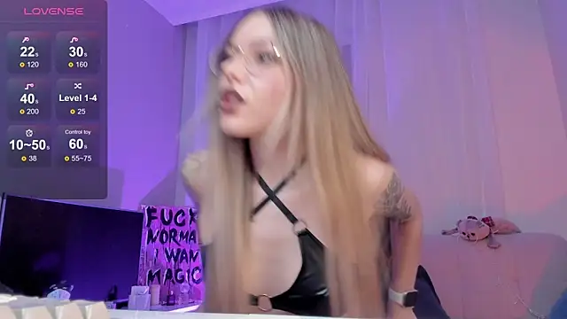 Marta May  online show from 10/13/25, 03:46