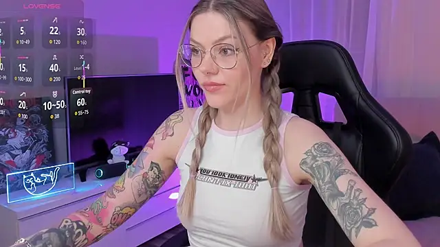 Marta May  online show from 10/12/25, 05:25